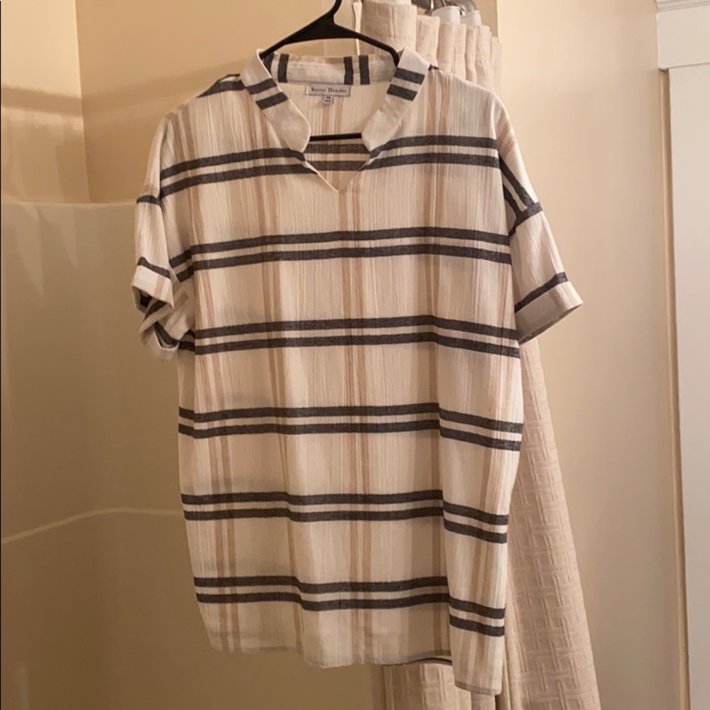 Tunic style neutral top